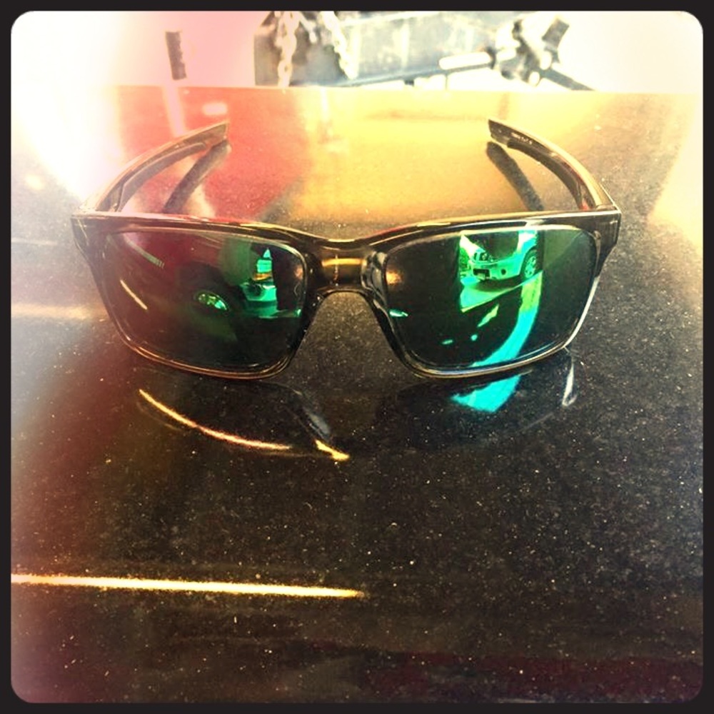Oakley Holbrook